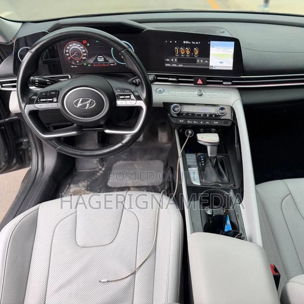 Hyundai Avante 2022 Gray