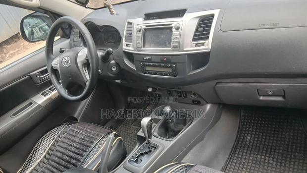 Toyota Hilux 2012 Silver