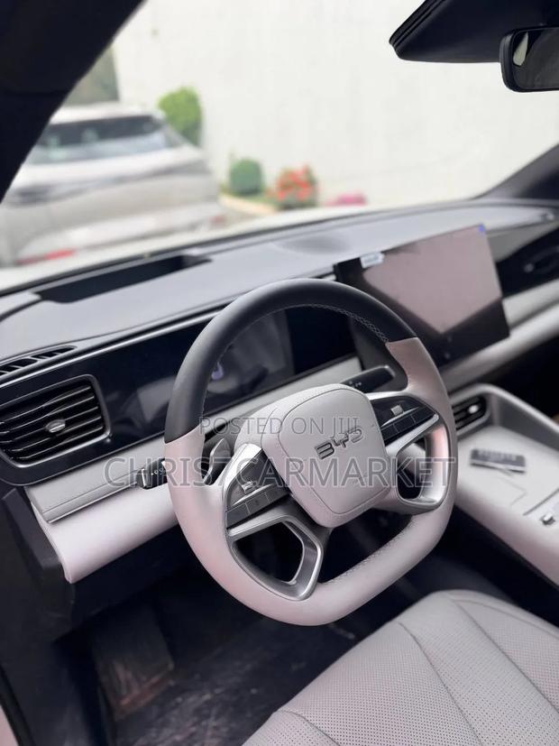 BYD Sealion 06 EV 2025 Gold