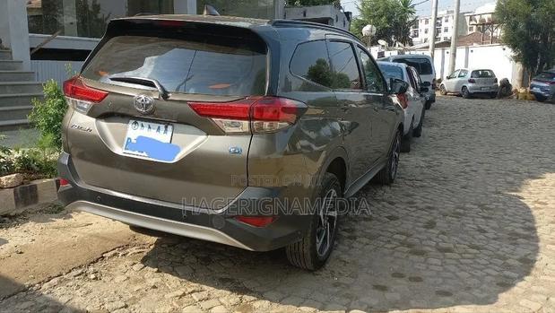 Toyota Rush 2020 Gray