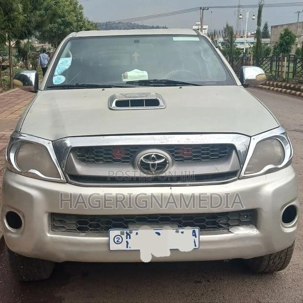 Toyota Hilux 2009 Silver