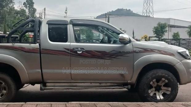 Toyota Hilux 2009 Silver
