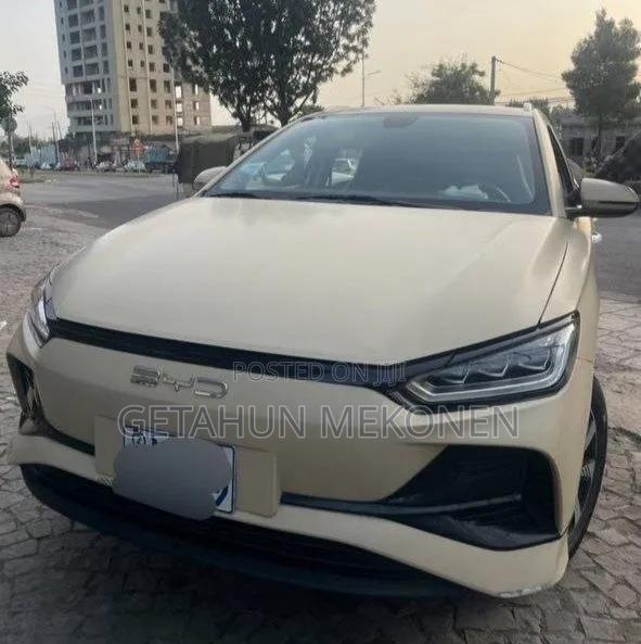 BYD E2 43 kWh 94 hp FWD 2024