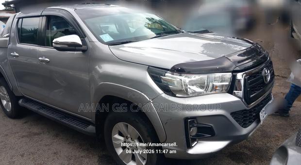 Toyota Hilux 2020 Silver