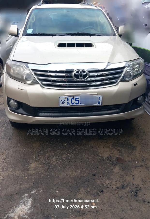 Toyota Fortuner 2011 Beige