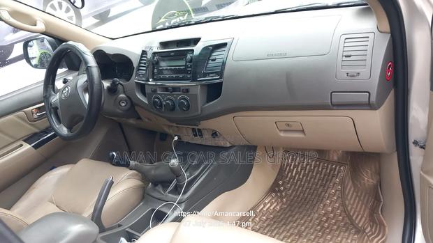 Toyota Fortuner 2011 Gold