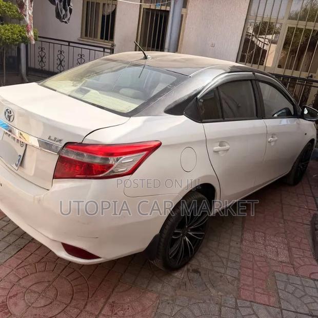 Toyota Yaris 2014 White