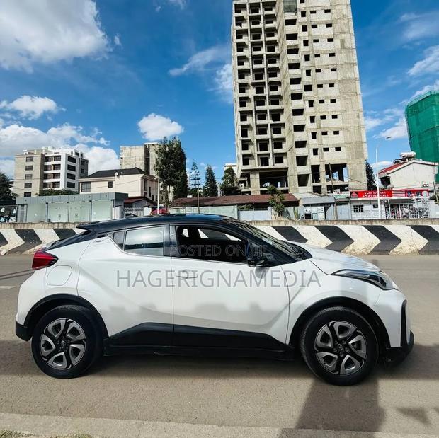 Toyota C-HR 2023 White