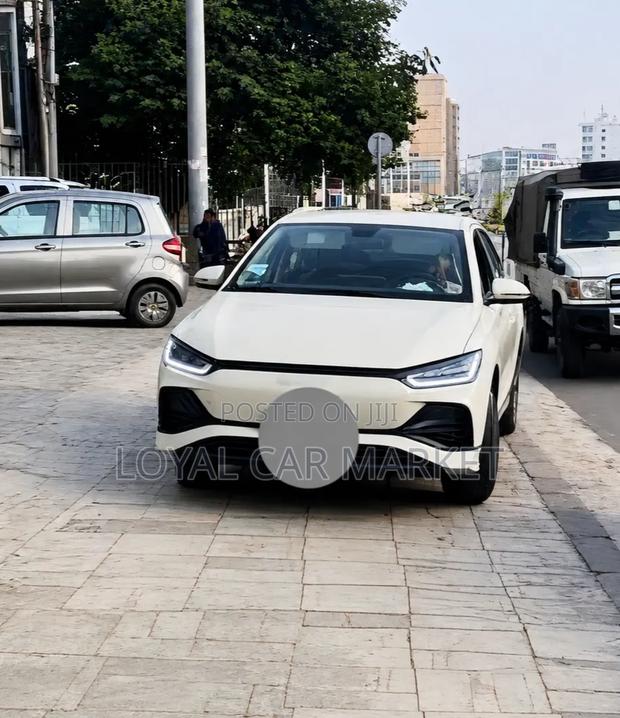 BYD E2 43 kWh 94 hp FWD 2024 Ivory