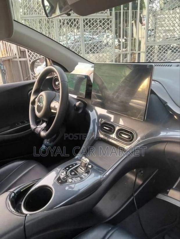 BYD E2 43 kWh 94 hp FWD 2024 Ivory
