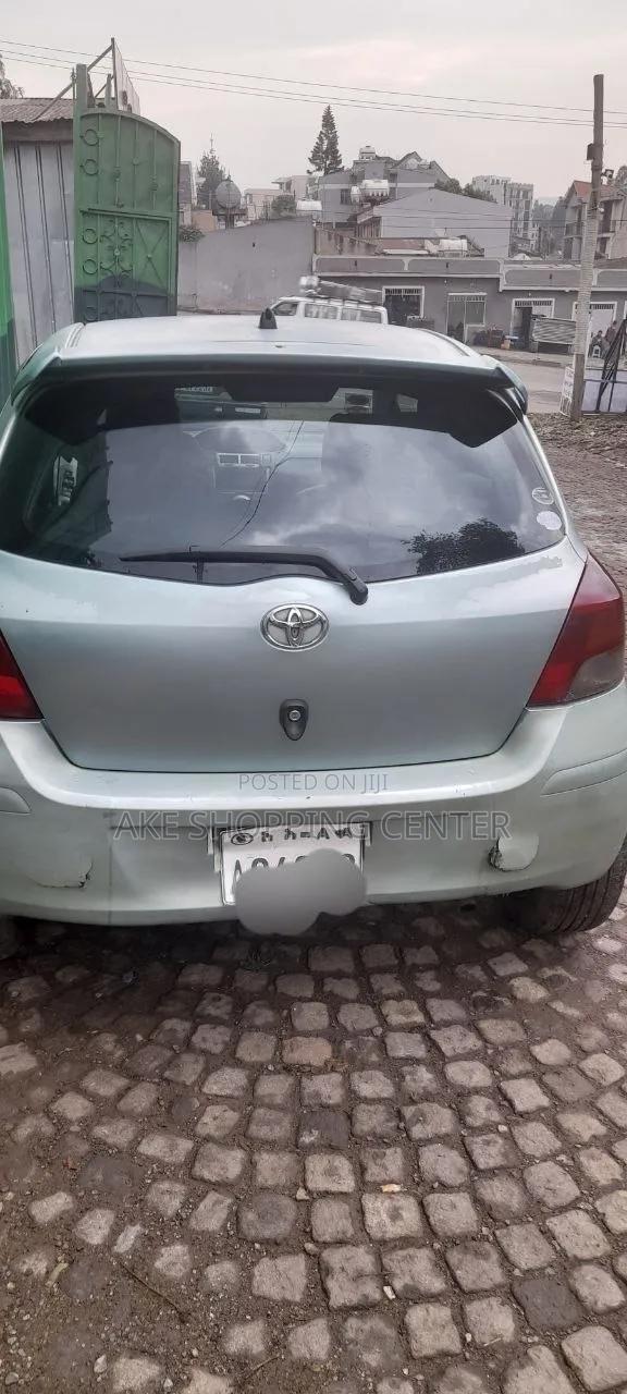Toyota Yaris 2010 Green