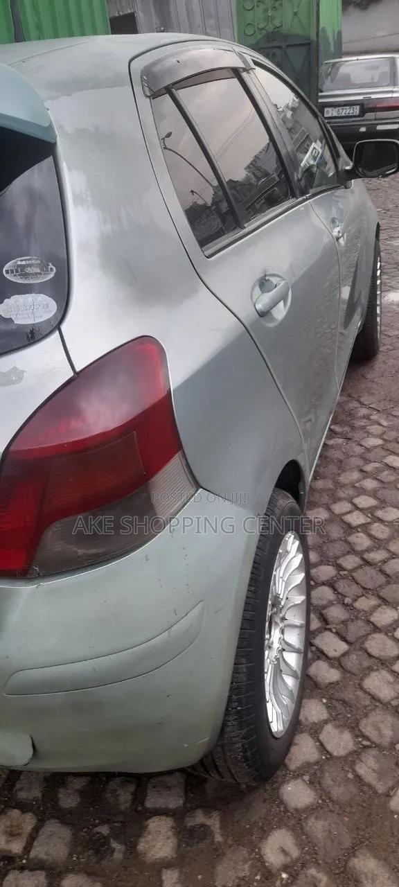 Toyota Yaris 2010 Green