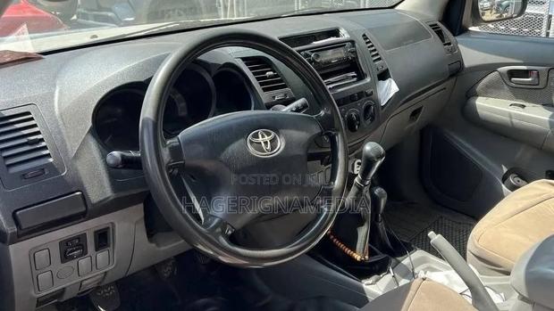 Toyota Hilux 2008 Silver