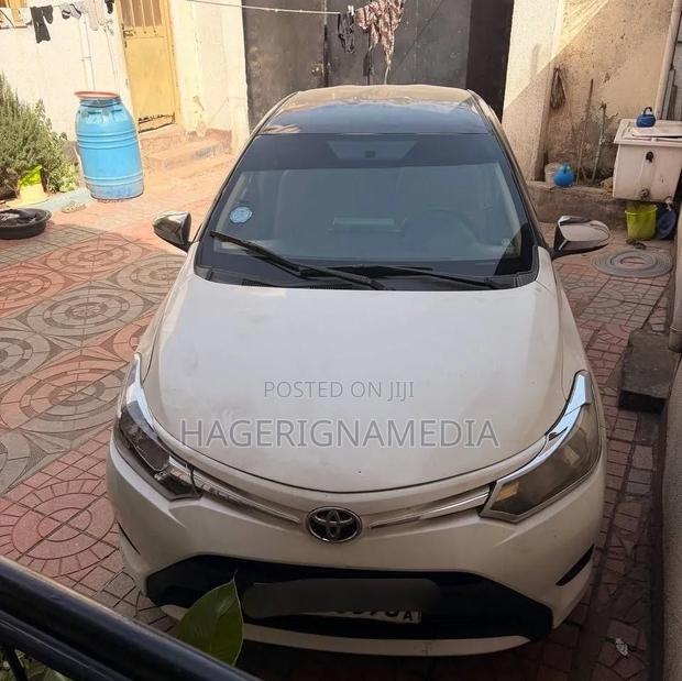 Toyota Yaris 2014 White
