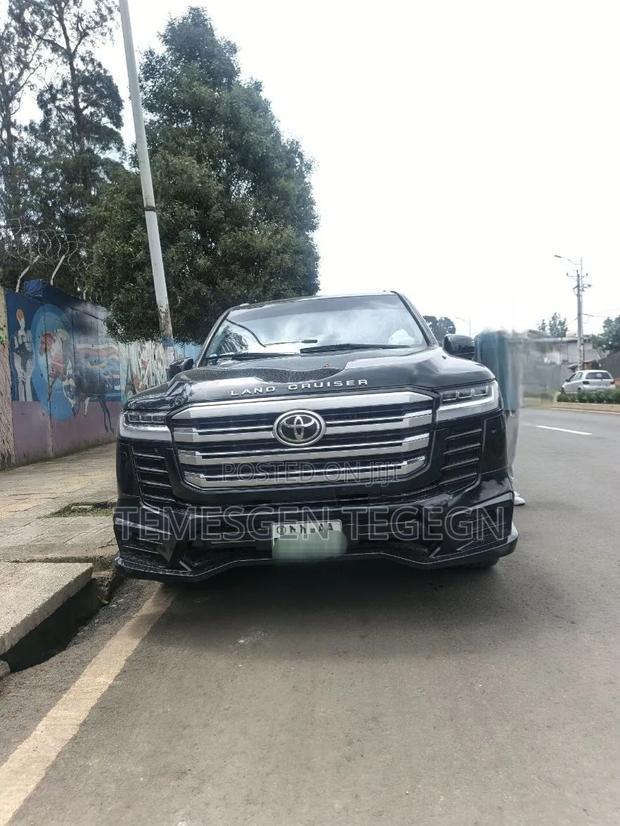 Toyota Land Cruiser 2023 Black