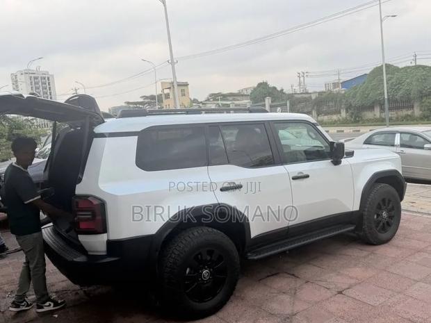 Toyota Land Cruiser Prado 2025 Off white