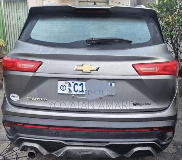 Chevrolet Captiva 2022 Gray