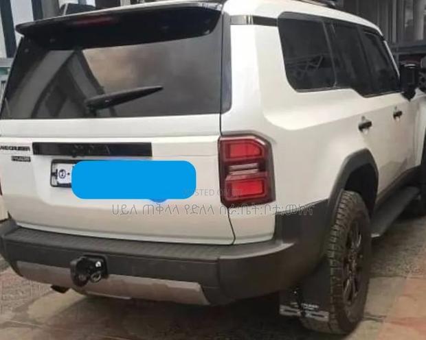 New Toyota Land Cruiser Prado 2023 Off white