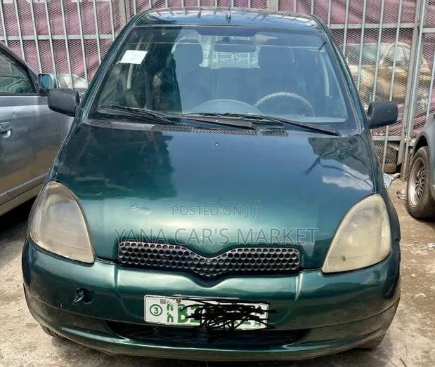 Toyota Yaris 1.5 2000 Green