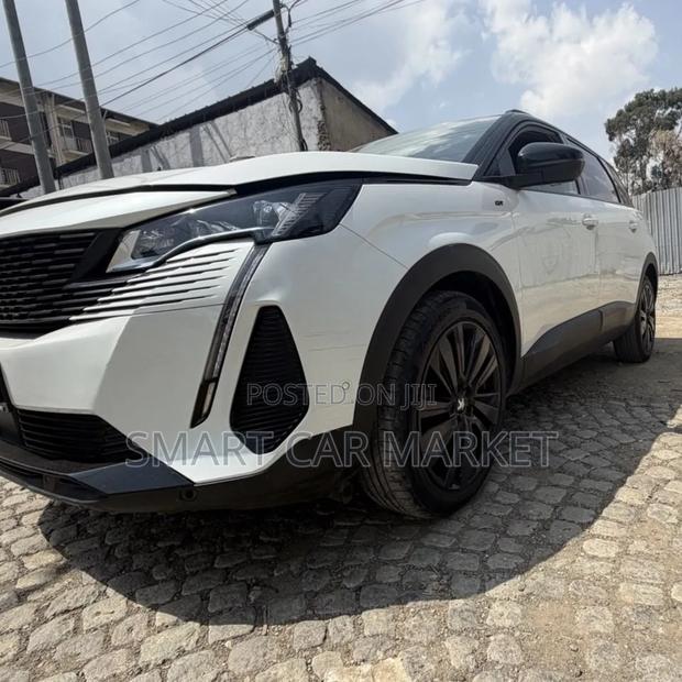 Peugeot 5008 2022 White