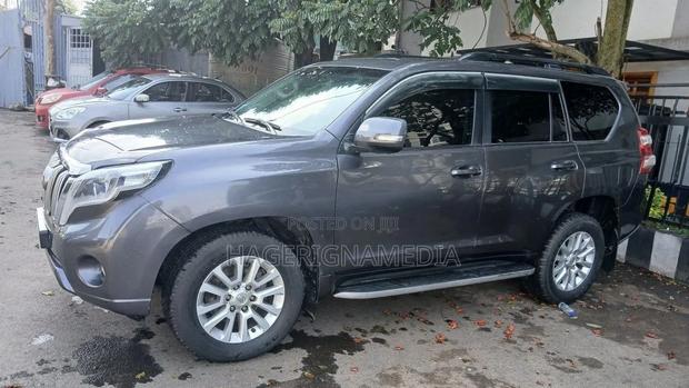 Toyota Land Cruiser 2015 Gray