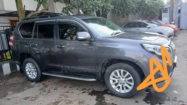 Toyota Land Cruiser 2015 Gray