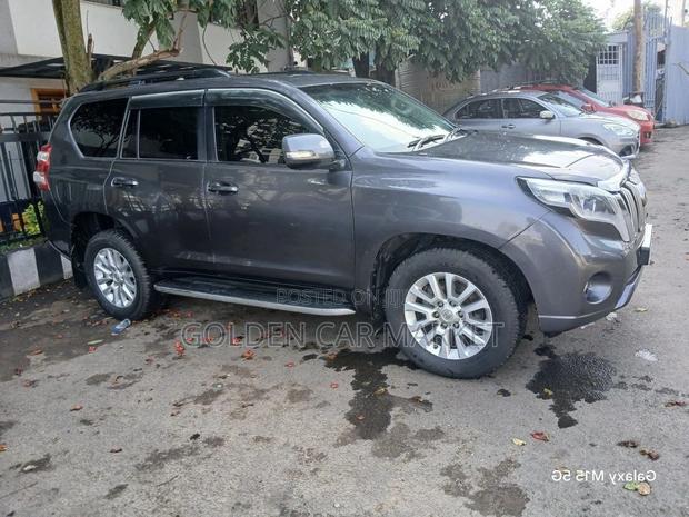 Toyota Land Cruiser 2015 Gray