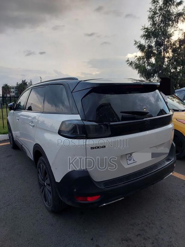 Peugeot 2008 2021 White