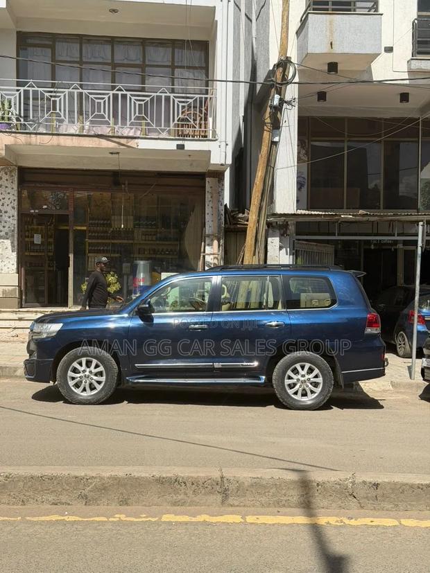 Toyota Land Cruiser 2019 Blue