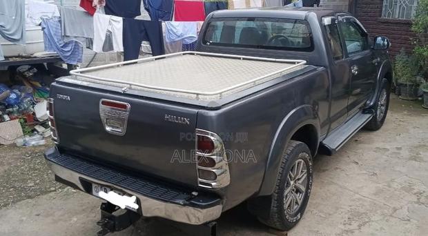 Toyota Hilux 2008 Gray