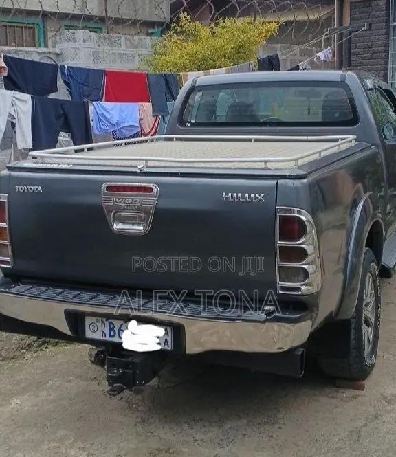 Toyota Hilux 2008 Gray