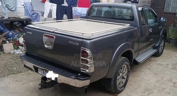 Toyota Hilux 2008 Gray