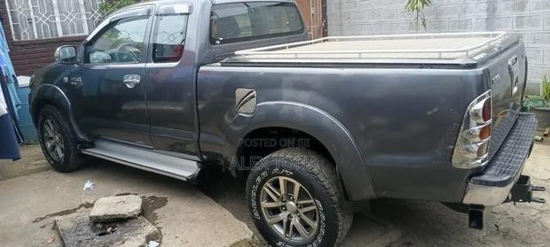 Toyota Hilux 2008 Gray