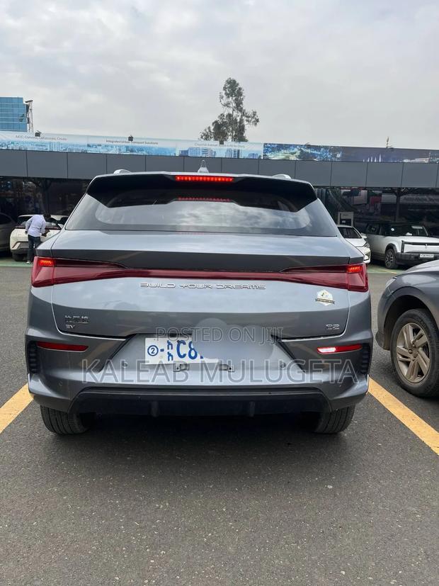 BYD E2 43 kWh 94 hp FWD 2025 Gray