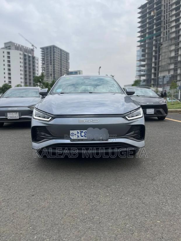 BYD E2 43 kWh 94 hp FWD 2025 Gray
