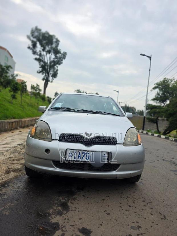 Toyota Vitz 1.0 FWD 5dr 2001 Silver