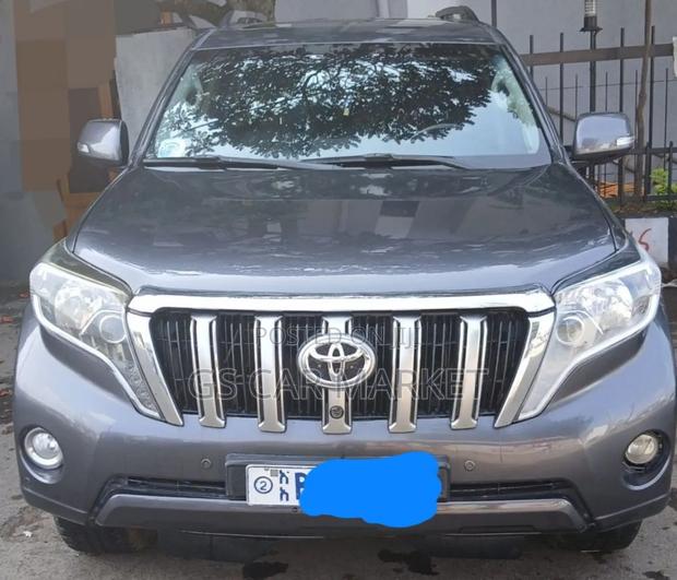 Toyota Land Cruiser Prado 2015 Gray