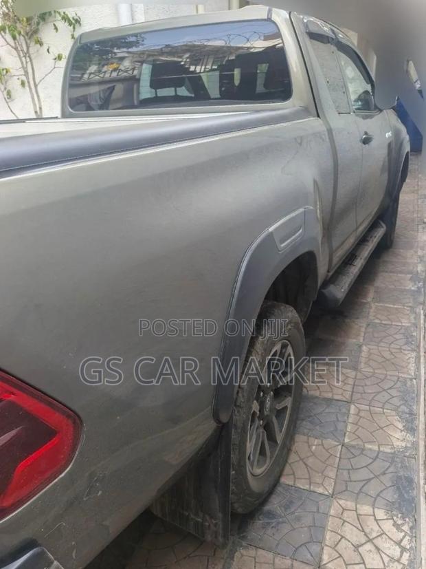 Toyota Hilux 2021 Brown