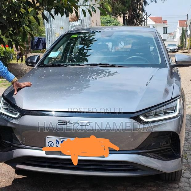 BYD E2 43 kWh 94 hp FWD 2025 Gray