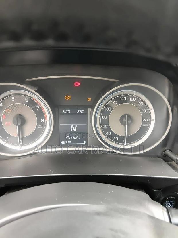 Suzuki Swift 2022 Brown