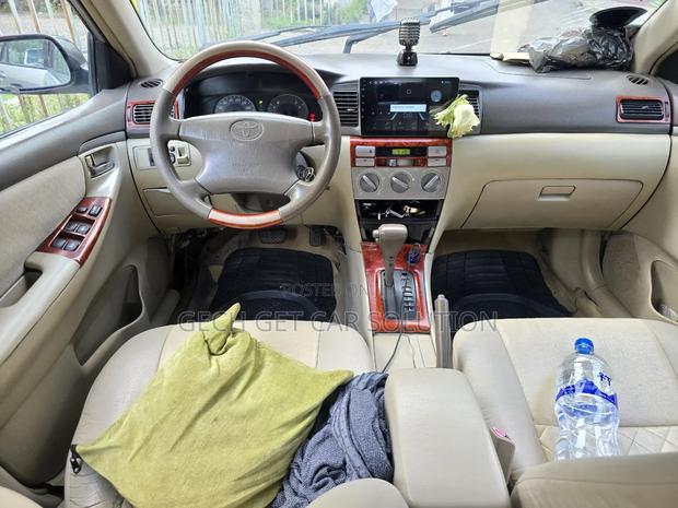 Toyota Corolla 2004 Gold