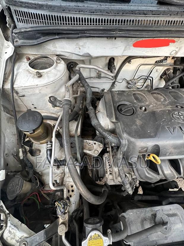 Toyota Corolla Sedan 2003 White
