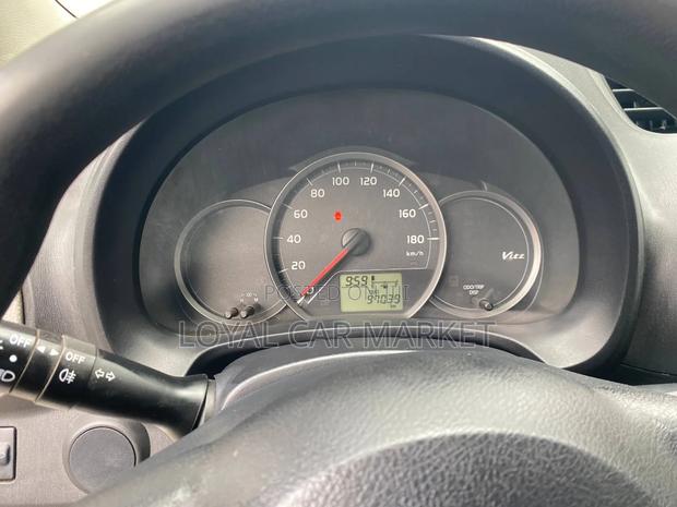 Toyota Yaris 2011 White