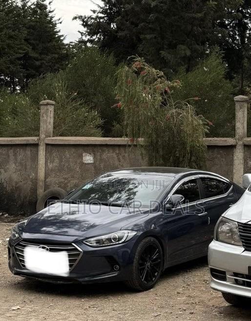 Hyundai Avante 2017 Blue