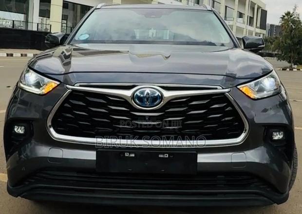 Toyota Highlander Hybrid 2023 Gray