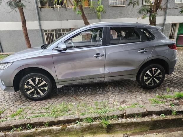 BYD E2 43 kWh 94 hp FWD 2024 Silver