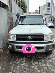 Toyota Land Cruiser 2012 White for sale