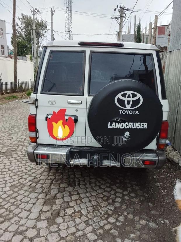 Toyota Land Cruiser 2012 White
