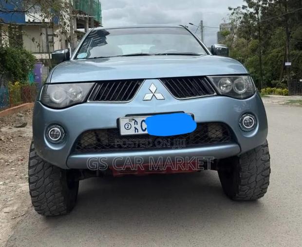 Mitsubishi L200 2008 Gray