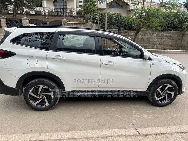 Toyota Rush 2021 White